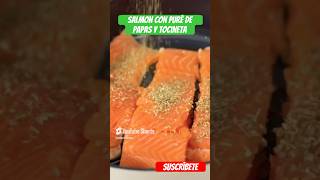 Receta de salmón con finas hierbas tocineta y puré de papas recetas comida salmon viralvideo [upl. by Plunkett686]