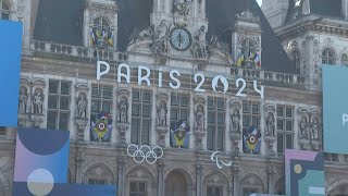 Paris 2024 les touristes étrangers enthousiastes à un mois des Jeux  AFP [upl. by Marsden719]