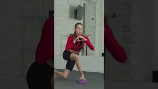 How to do a Curtsy Lunge [upl. by Verras]