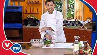 Vme Cocina Ceviche en Leche de Coco  VME TV [upl. by Ahseikal439]