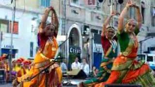 Spectacle musical et danse Indienne Indou music from India [upl. by Annayad623]