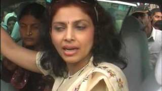 ACTRESS VARSHA USGAONKAR IN AN ELECTION CAMPAIGN AT NAGPUR DISTGONDIA ARJUNIMORGAON [upl. by Ditmore]