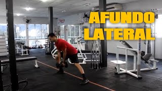 Afundo Lateral com Halteres [upl. by Shaper]