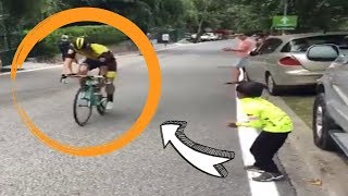 Detallazo de George Bennet con un niño en la Vuelta España 2018 [upl. by Yokoyama]