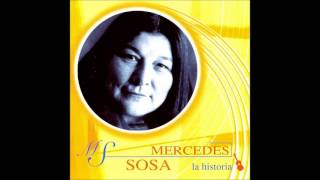 Mercedes Sosa  Agitando Pañuelos zamba [upl. by Valdes]