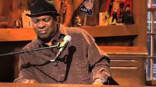 Booker T Jones  Green Onions Live from Daryls House 4404 [upl. by Grove]