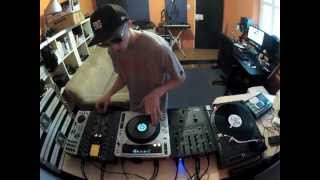 Dj BK  Pioneer CDJ Vs Technics Turntable  Scratch Comparison [upl. by Atig]