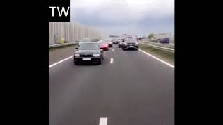 Mannen blokkeren snelweg A2 bij Eindhoven [upl. by Holle846]