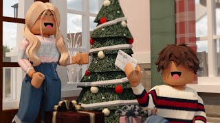 Kids STEAL Credit Card to buy PRESENTS 🎁  Roblox Bloxburg Family Roleplay wvoices [upl. by Eki]