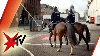 Reiterstaffel der Polizei Hamburg Unterwegs beim Derby St Pauli vs HSV  die Reportage  stern TV [upl. by Hauser]