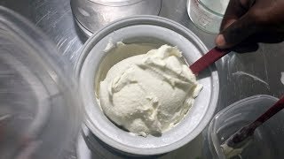 How to make Creamy Vanilla Ice Cream no eggs [upl. by Pineda983]