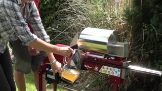 Titan Pro Log Splitter Fruit Press attachment [upl. by Janie]