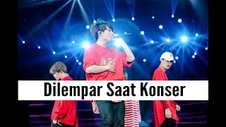 BTS Dilempari Barang oleh Fans Selama Konser [upl. by Sinnoda]