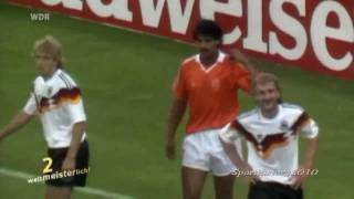 Fussball WM  Skandale 9 Rijkaard spuckt Völler an 1990 [upl. by Iney]