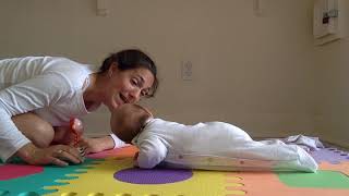 Une session de Tummy Time  bébé 6 semaines [upl. by Hait]