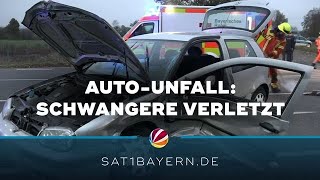 AutoUnfall bei Freystadt Drei Verletzte  darunter eine Schwangere [upl. by Golub]