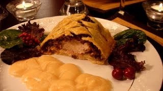 Solomillo de cerdo Wellington con hojaldre y salsa de manzana sin lactosa  Recetas de Navidad [upl. by Saideman]