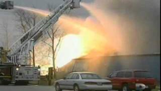 Incendie usine recyclage Ohio Magnésium en feu [upl. by Abdella116]