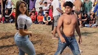 खूबसूरत लड़की ने चैलेन्ज कर दिया जावेद गनी को कुश्ती के लिए। new kushti video javed gani jammu 2024 [upl. by Namajneb]