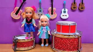 Backstage  Elsa amp Anna are playing musical instruments  Barbie dolls [upl. by Eatnwahs982]