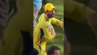 Dhonis fan followers are everywhere  Dhoni giving autograph to his fan follower csk dhonifan [upl. by Hellene]