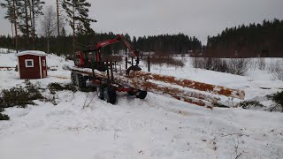 Valmet 605 med skogsvagn KMA och skogskran patruuna 55 del 1 [upl. by Apfel567]