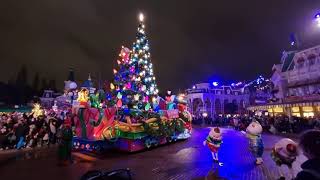 Disneyland Paris  Parade de Noël en nocturne [upl. by Pallaten]