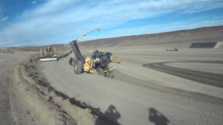 Extreme Slope Grading Deere 772D grader [upl. by Durwin]