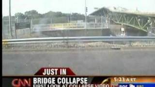 35W Bridge Collapse LIVE VIDEO ACTUAL Minneapolis Minnesota [upl. by Gurney799]