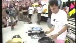 Max Kelly DJ  Cuttin Scratching and Sampling  1989 [upl. by Chiquita473]