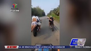 Jóvenes motociclistas realizan quotpiquesquot en la carretera CA13 entre Achiote y Lerida Colón [upl. by Eannaj825]