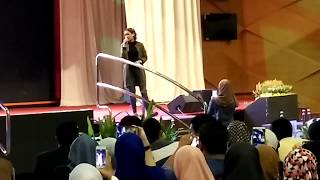 Warkah Untukku  Ara Johari LIVE  UiTM Shah Alam [upl. by Adnelg298]