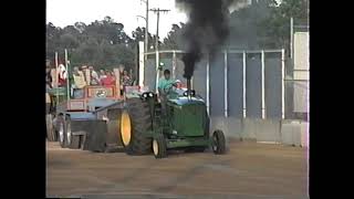 Illinois Tractor Pulling Association 1994 Jerseyville Illinois14000 lb Farm Stock [upl. by Enrak]