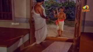 Sri Mantralaya Raghavendra Swamy Mahatyam Scenes  Rajnikanth ignores caste differences [upl. by Yann]