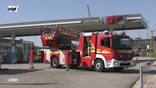 Feuerwehreinsatz wegen Tankstellenunfall in Grimma [upl. by Ain]