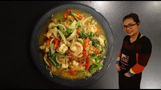 Gebakken garnalen met Curry Video 48 Thais eten in Nederland met Soepie [upl. by Nicks327]