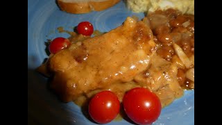 Easy Dinner Idea Ready in 20 Minutes Delicious Smothered Chicken Recipe with Sweet Pepper amp Onion [upl. by Normi]