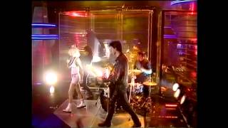 Transvision Vamp  The only one 1989 Top of The Pops 08061989 [upl. by Aleekahs]