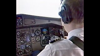 Lądowanie na Okęciu na żywo z kabiny pilotów ATR 72 program Latające komputery Telekomputer 1992 [upl. by Roxana]