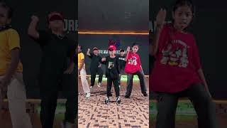 Hip hop foundation steps hiphop dance shorts hiphopdance dancemoves taubasong beginners [upl. by Sontich]