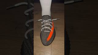 Yeezy 350 reflective  lace your yeezy  how to loose lace yeezy [upl. by Atalya109]