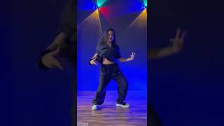 Blue eyes ♥️dance yoyohoneyshingh dancevideo viralvideo subscribe dancemusiclovers [upl. by Anilosi]