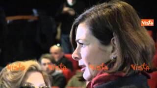 LAURA BOLDRINI SALUTA ETTORE SCOLA ABBRACCIO CON I FAMILIARI [upl. by Ku211]