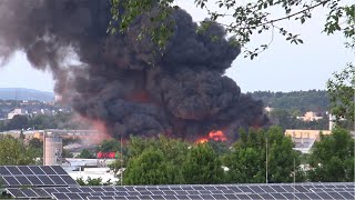 Großbrand Diez Einsatzfahrten FW THW SEG  Zahlreiche überörtliche Kräfte [upl. by Nitsid821]