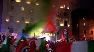 Elezioni italiane CasaPound al Pantheon e antifascisti in piazza [upl. by Yuzik]