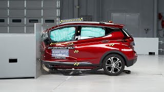 2017 Chevrolet Bolt driverside small overlap IIHS crash test [upl. by Lemar]