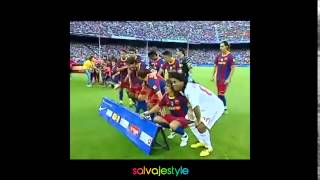 puyol invita a ronaldinho a la foto del equipo de barca [upl. by Natalina670]