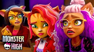 Clawdeen Trades the Moonclaw for Her Moms Diary  Monster High [upl. by Manton620]