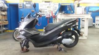 LR Motos  Alinhamento de Roda Dianteira da Honda PCX 150 Cinza  2879 [upl. by Ayat357]