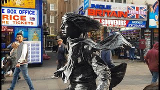 AMAZING Human Statue  Real Life 3D  Street Entertainer  London [upl. by Talie]